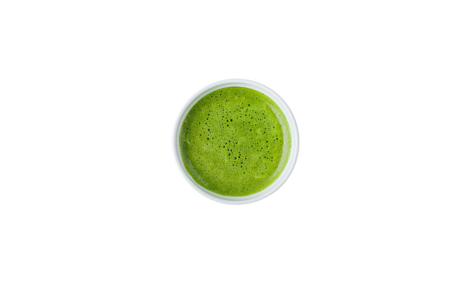 matcha przygotowana za pomocą trzepaczki do matchy